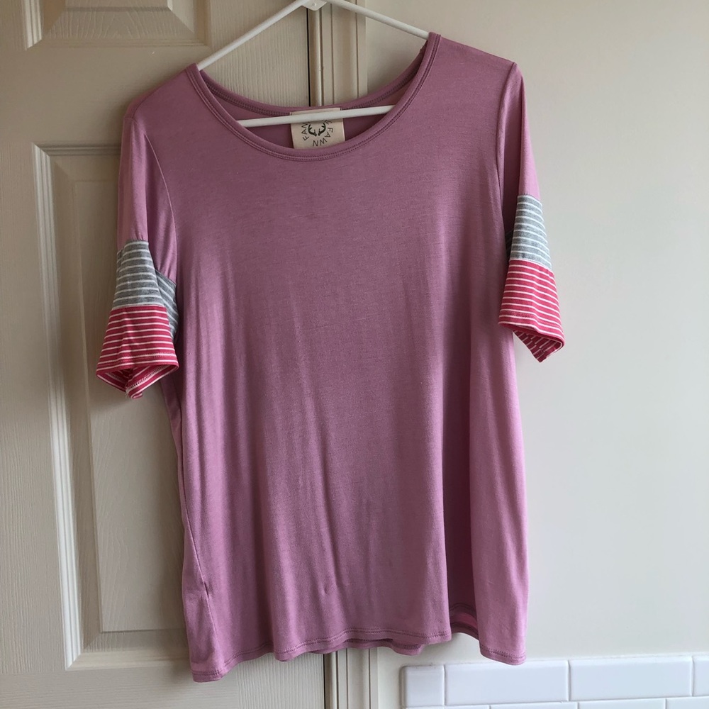 Short sleeve tee